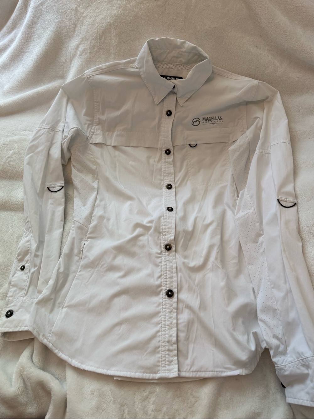 Magellan Outdoors White Lightweight Venting Fishing Shirt